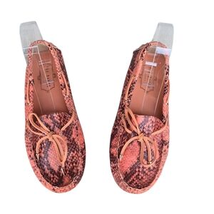 Ted Baker London Penelope Leather Moccasin Loafers Size 6 Salmon Snakeskin